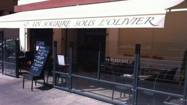 Un sourire sous l'olivier à Marseille
