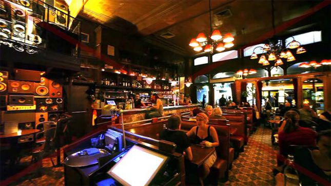 Café Charbon à Paris