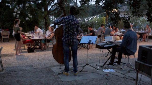 Restaurant Le Chauve Sourit - Cabrières-d'Avignon
