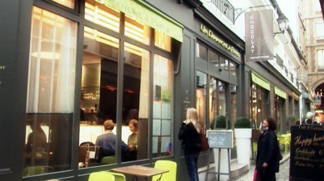 Un Dimanche à Paris à Paris