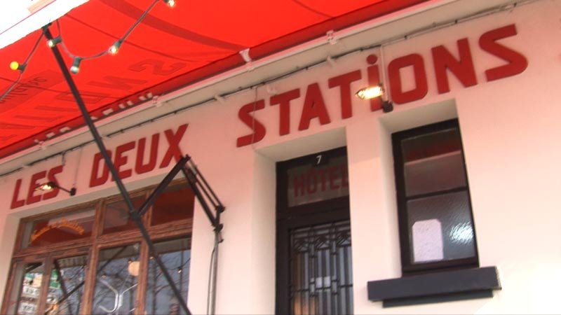 Les Deux Stations à Paris