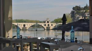 Vidéo - Le Pavillon Bleu à Avignon