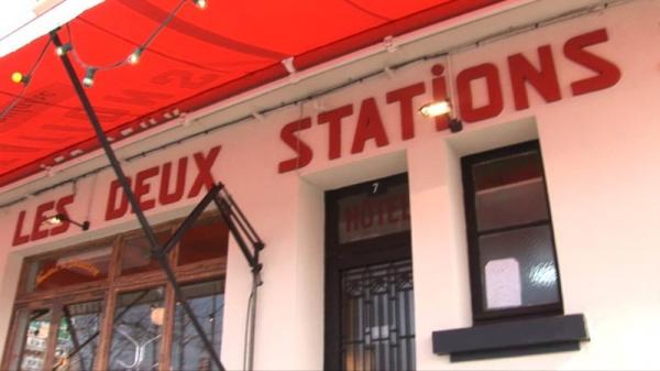 Les Deux Stations à Paris