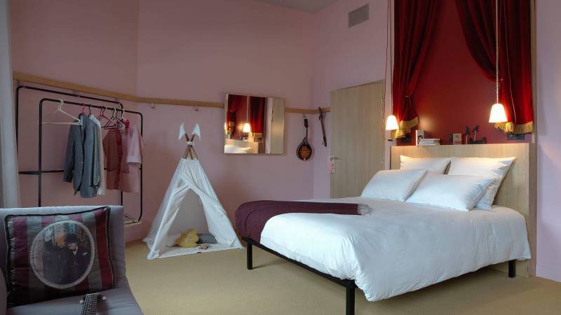 MOB HOTEL - PARIS à Saint-Ouen